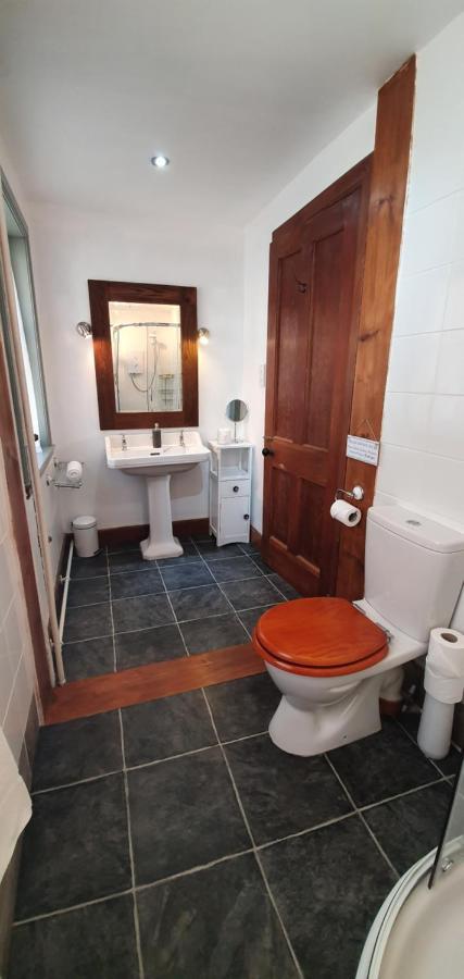 Twin Room with Mountain View,1588245123:JPEG