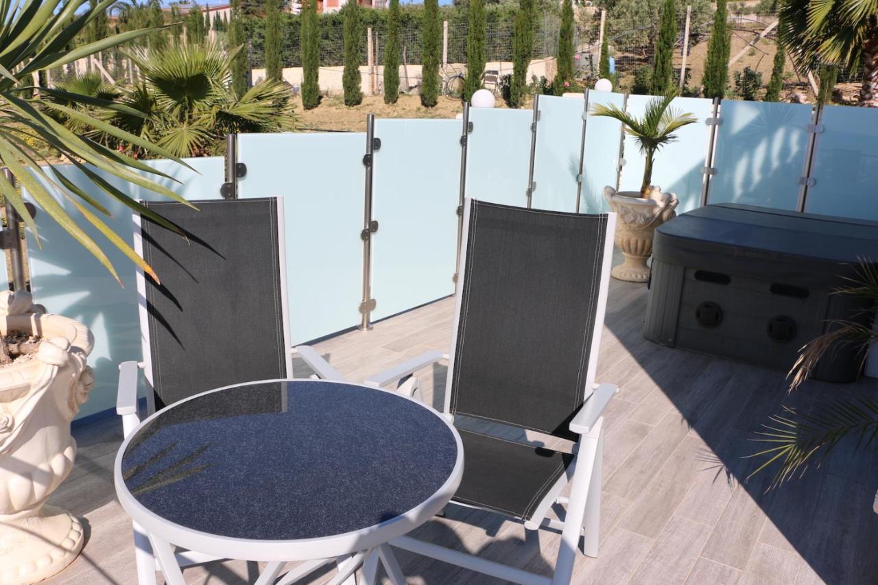 Deluxe Suite Whirlpool Sea View