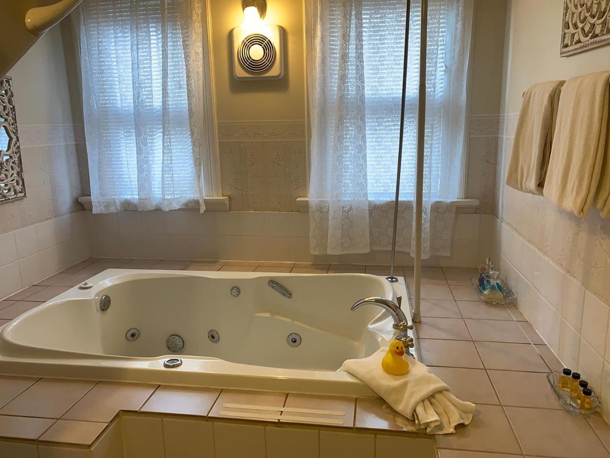 King Suite with Spa Bath