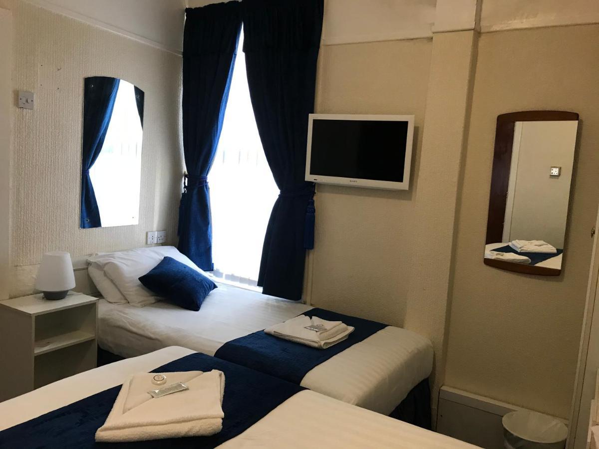 Triple Room with Shower