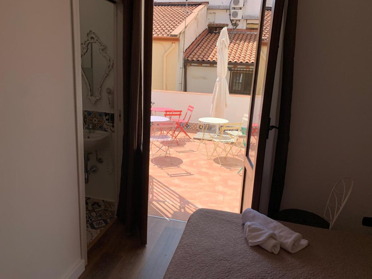 Double Room with Private Bathroom,1008503764:JPEG