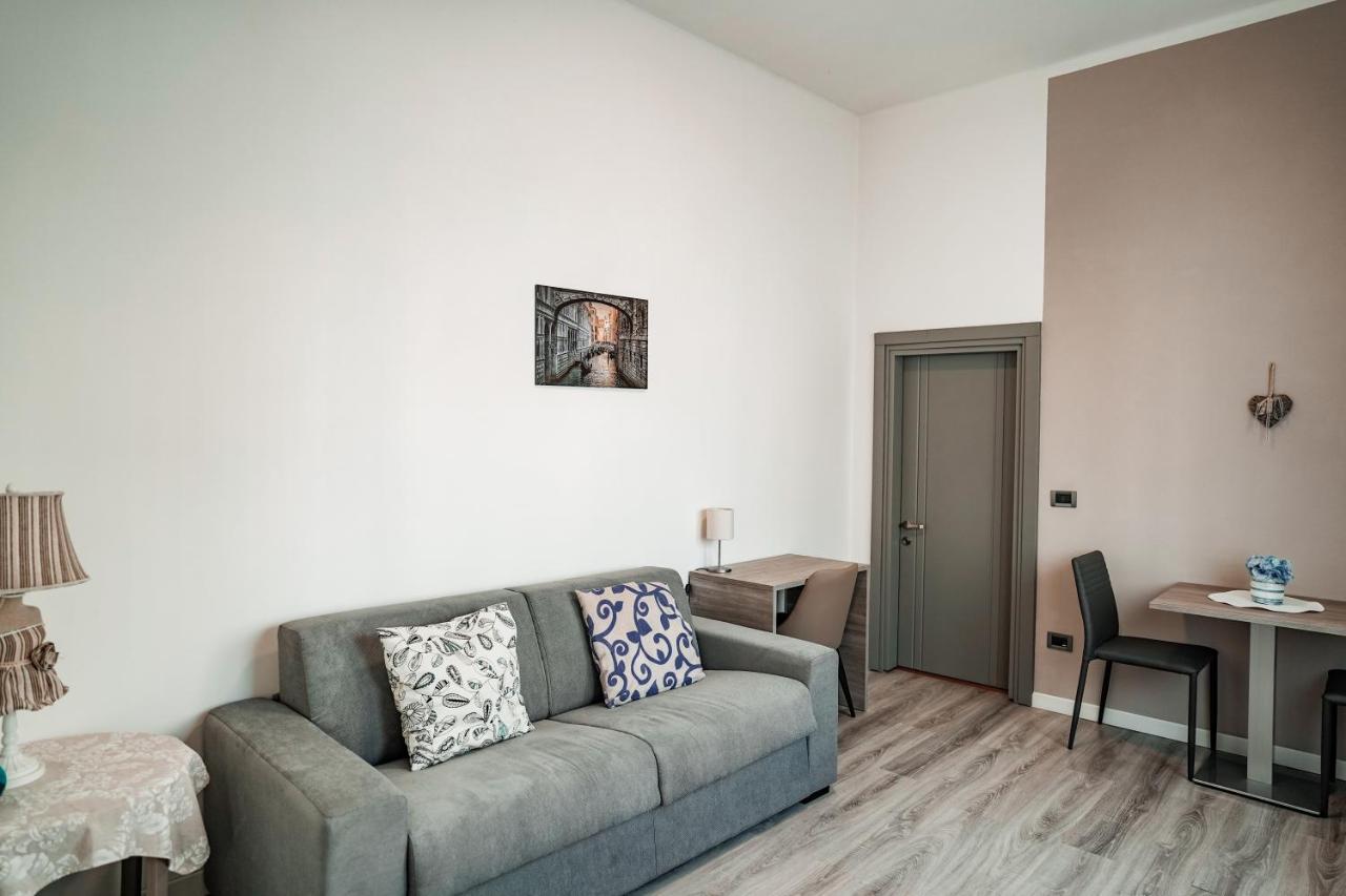 Deluxe Family Room,1009166353:JPEG