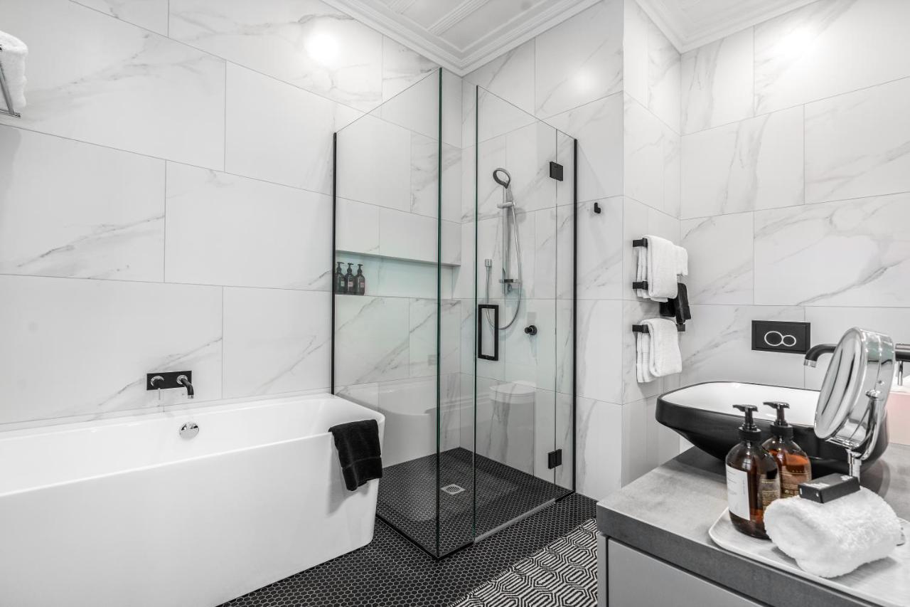 Superior King Suite