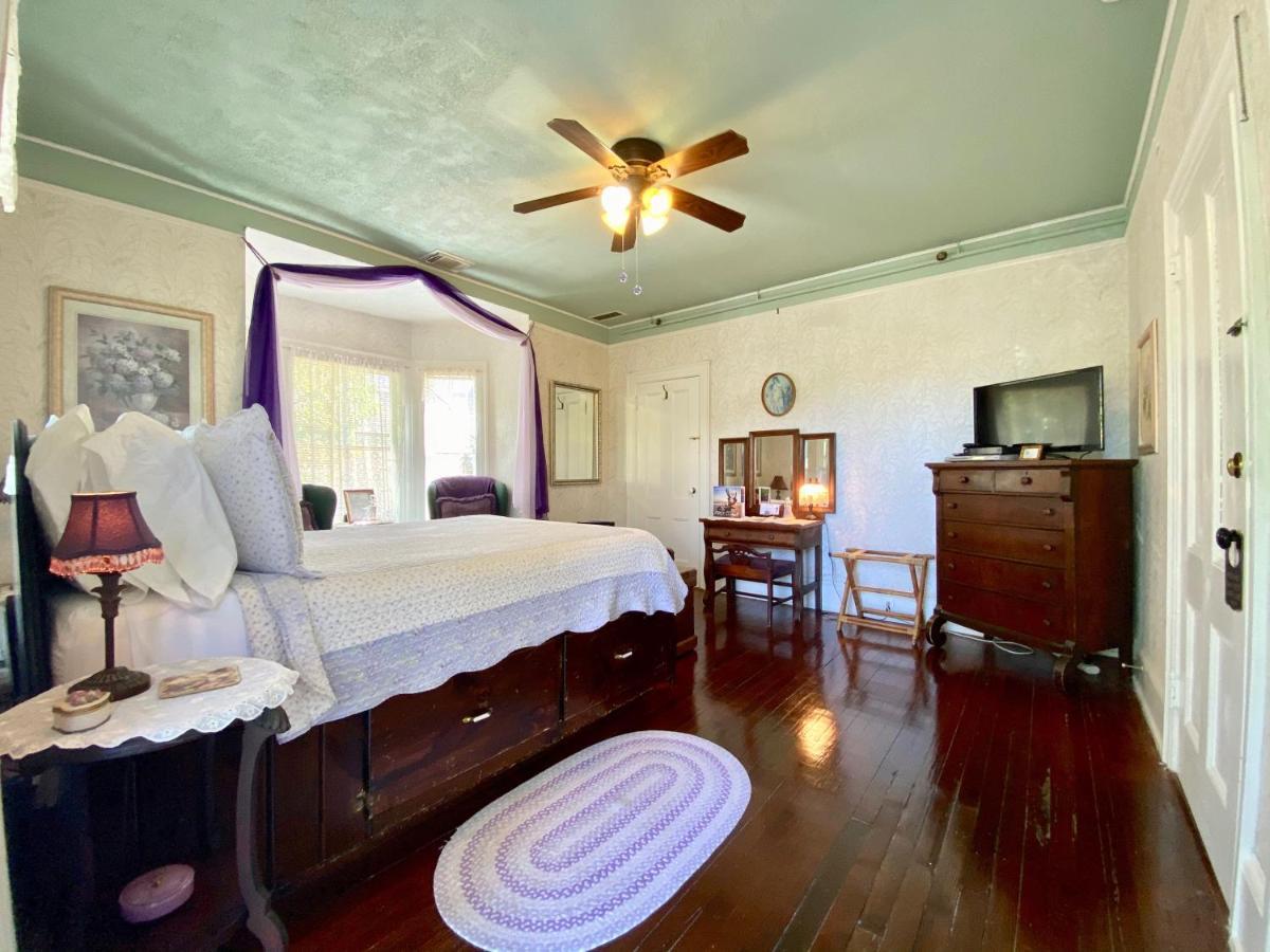 Queen Suite with Balcony
