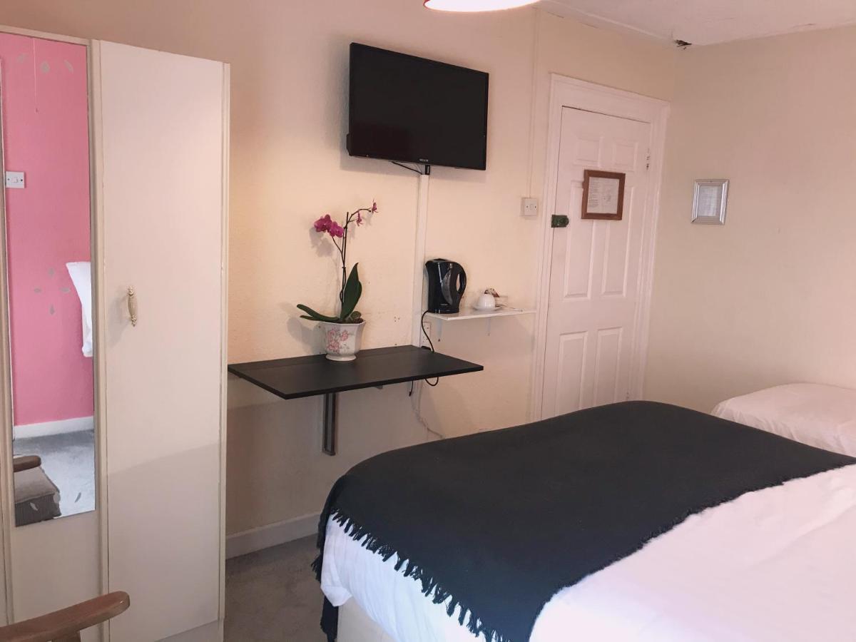 Triple Room with Private Bathroom