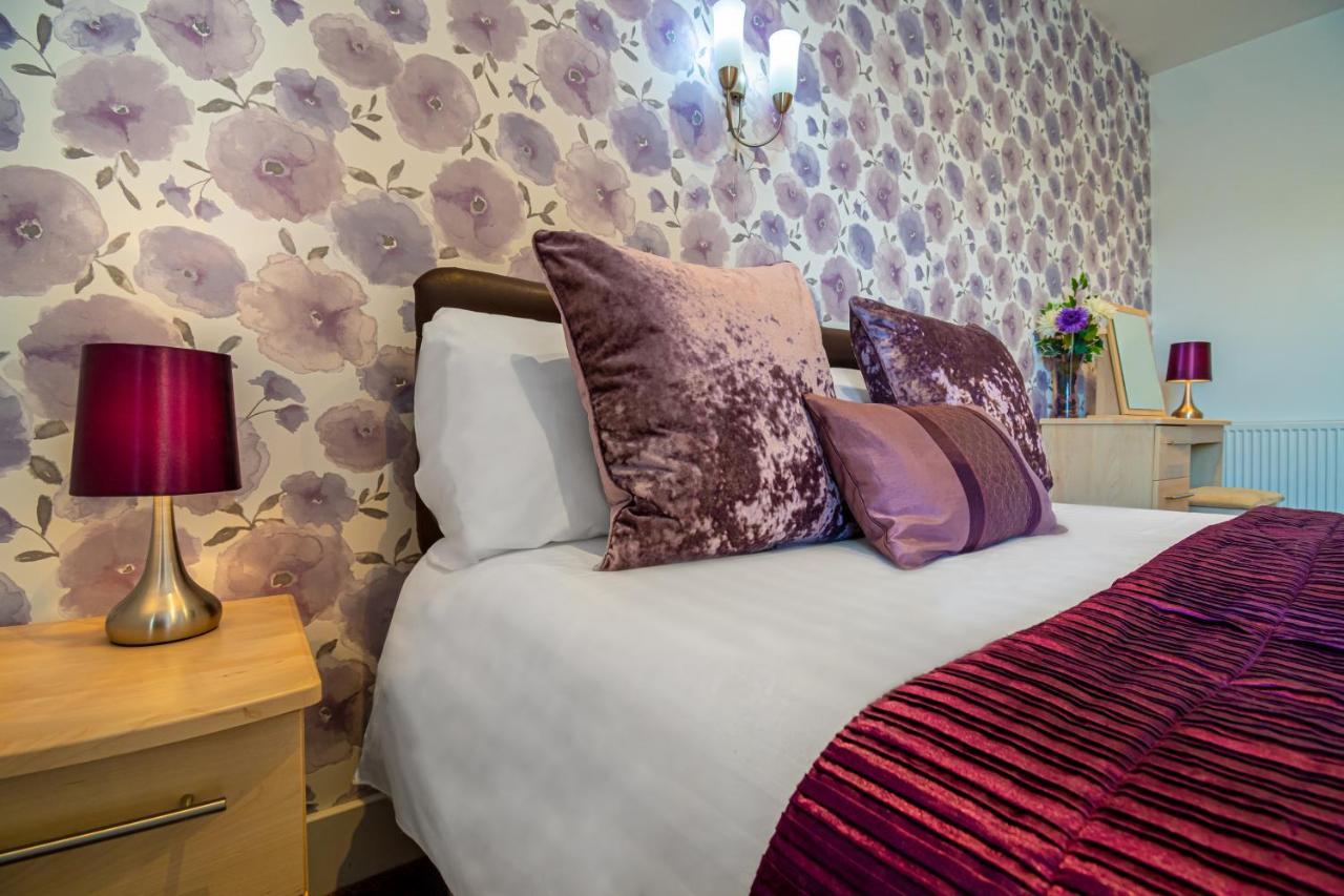 Large Deluxe Double Room with Shower - Room 4,1083657994:JPEG