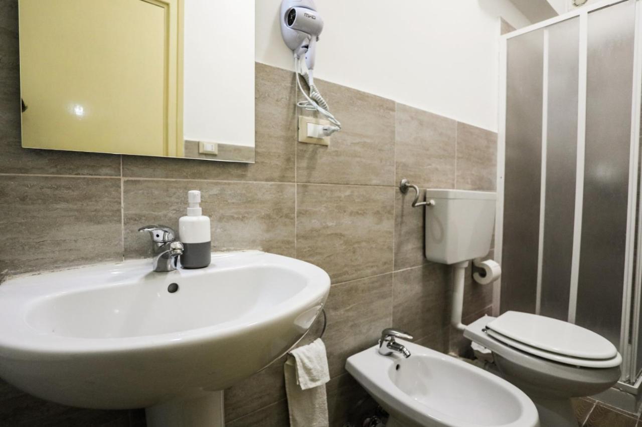 Double Room with Private External Bathroom,1035761698:JPEG