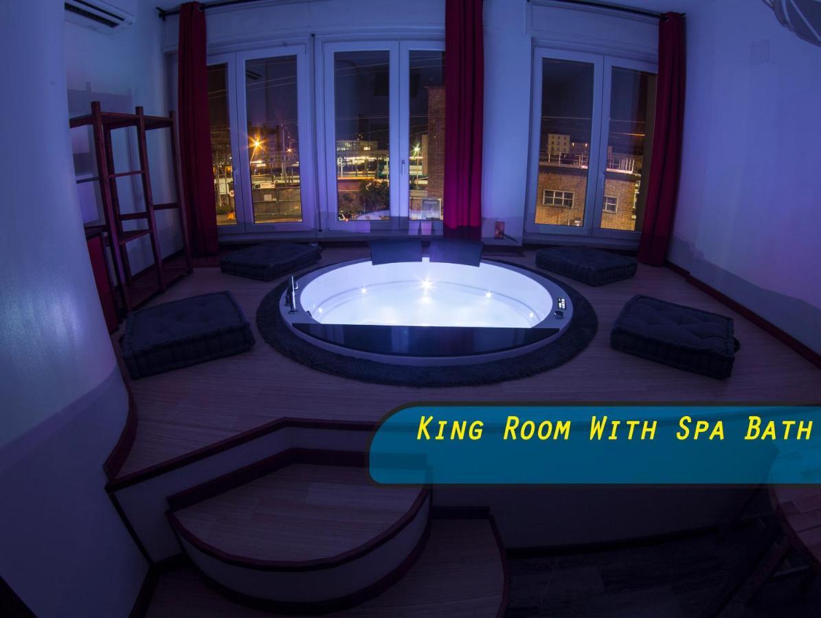 King Room with Spa Bath - Split Level,1032426587:JPEG