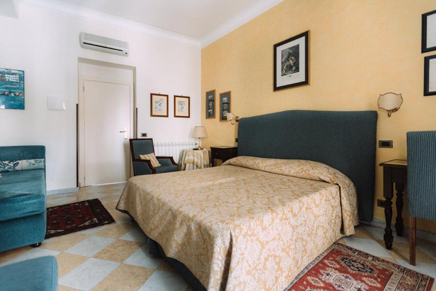 Double Room with Private Bathroom,1032465767:JPEG
