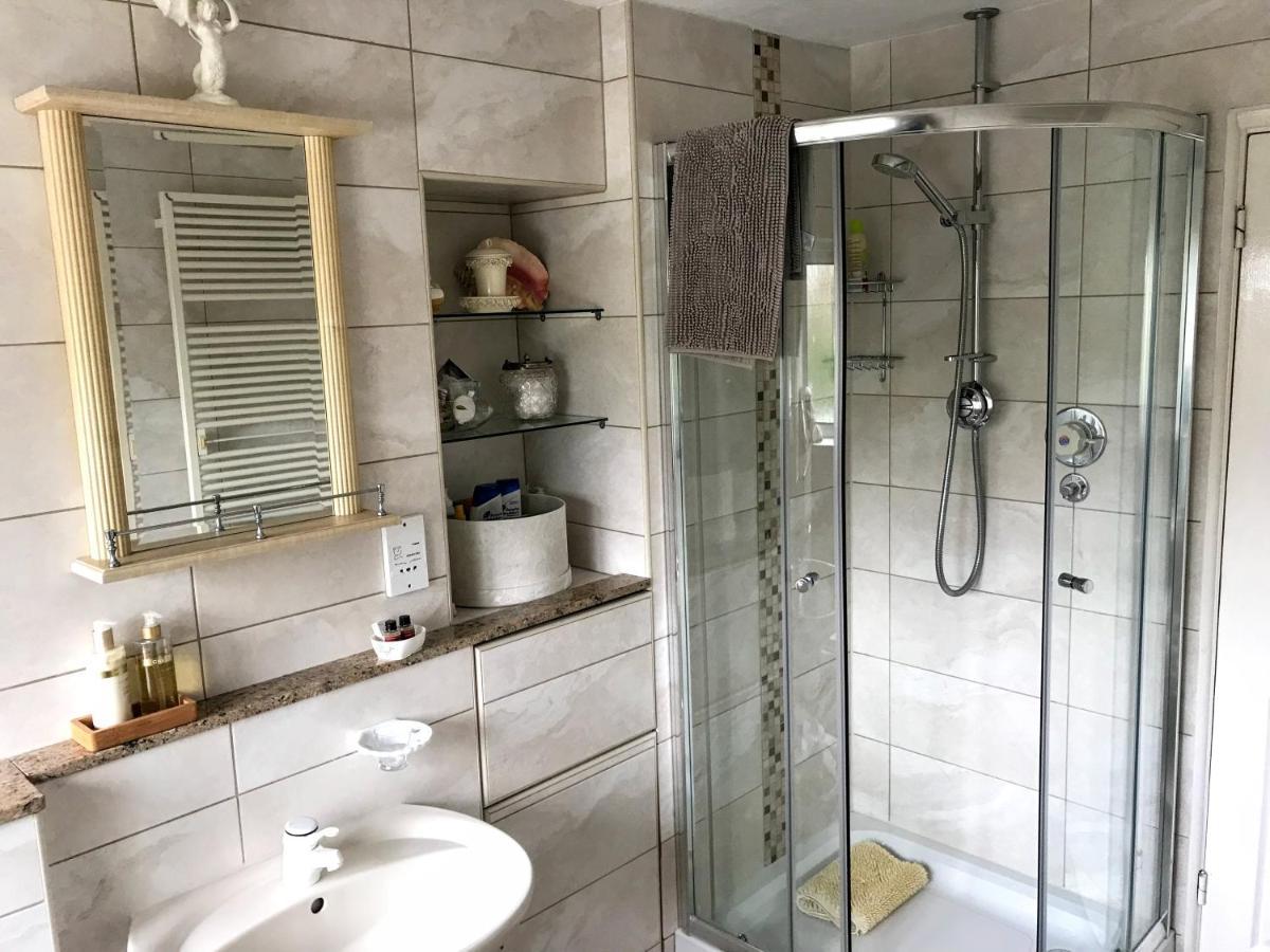 Single Room with Private External Bathroom