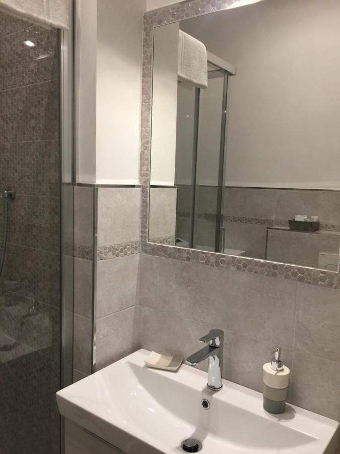 Camera Matrimoniale con Bagno Privato Esterno