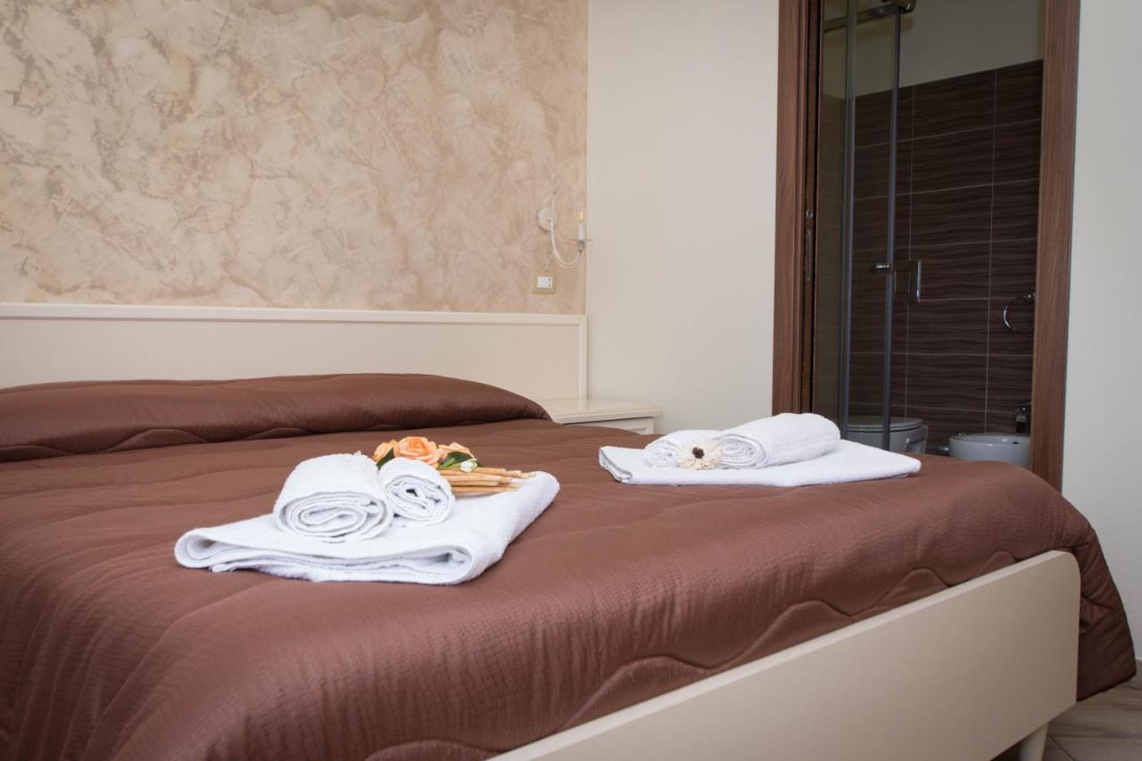 Standard Double Room,1033442705:JPEG