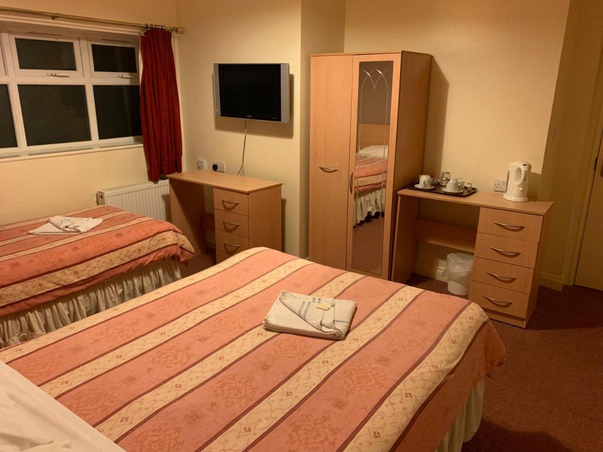 Triple Room with Private Bathroom