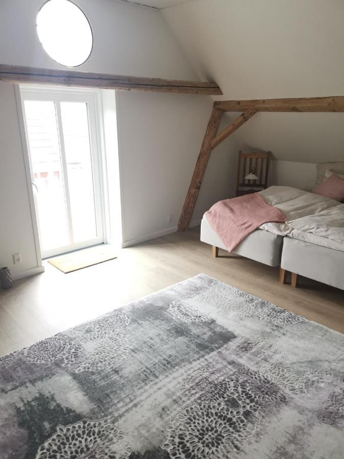 4-personersværelse med eget badeværelse og balkon
