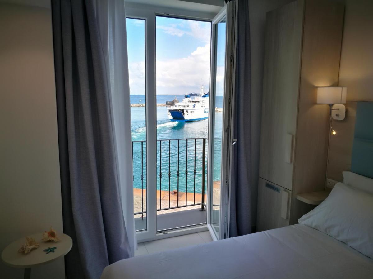 Double or Twin Room Sea View