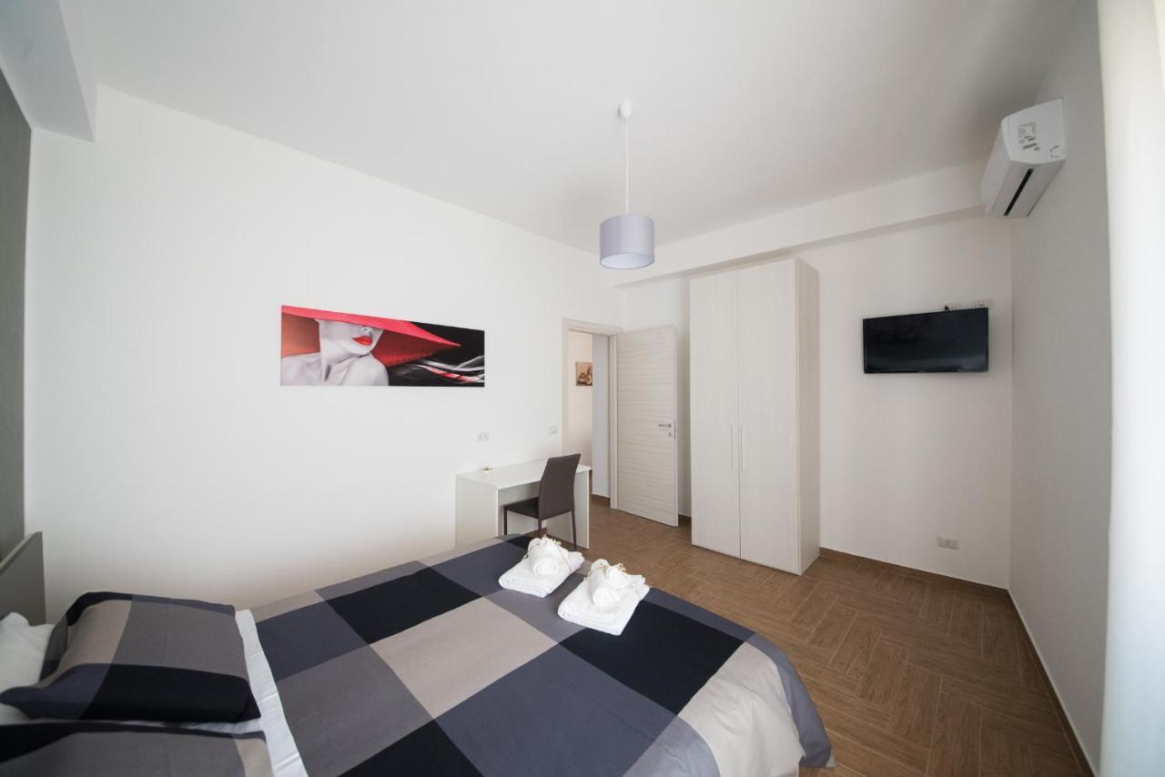 Deluxe Double Room Shower