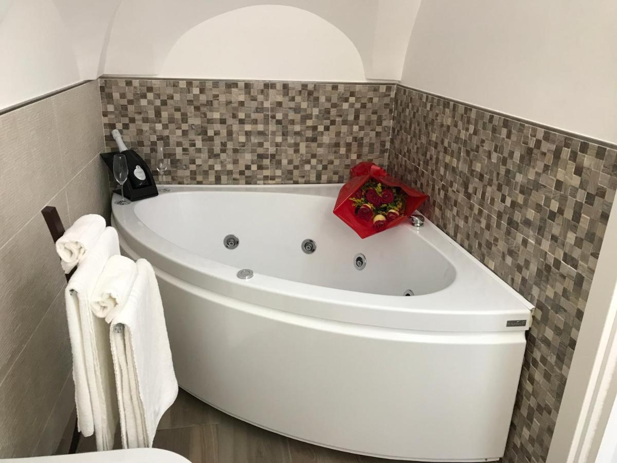 Queen Room Spa Bath