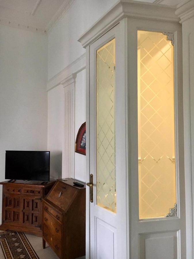 Deluxe Queen Suite