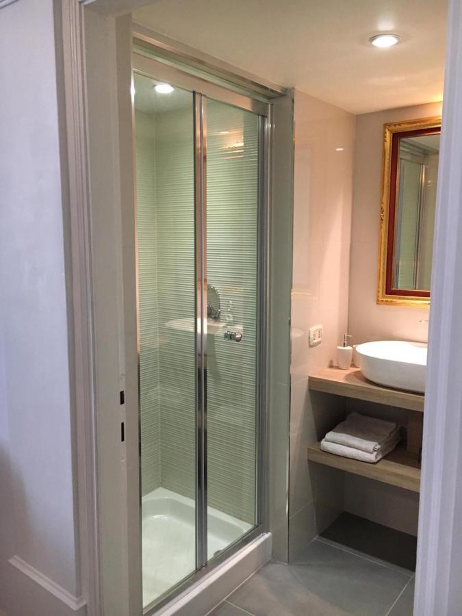 Deluxe Queen Suite