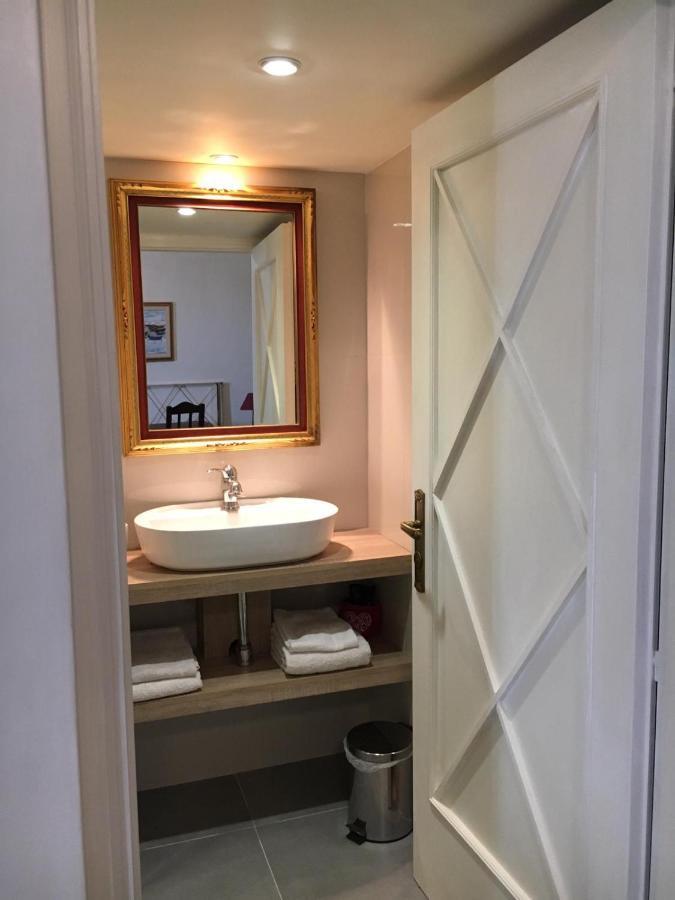 Deluxe Queen Suite