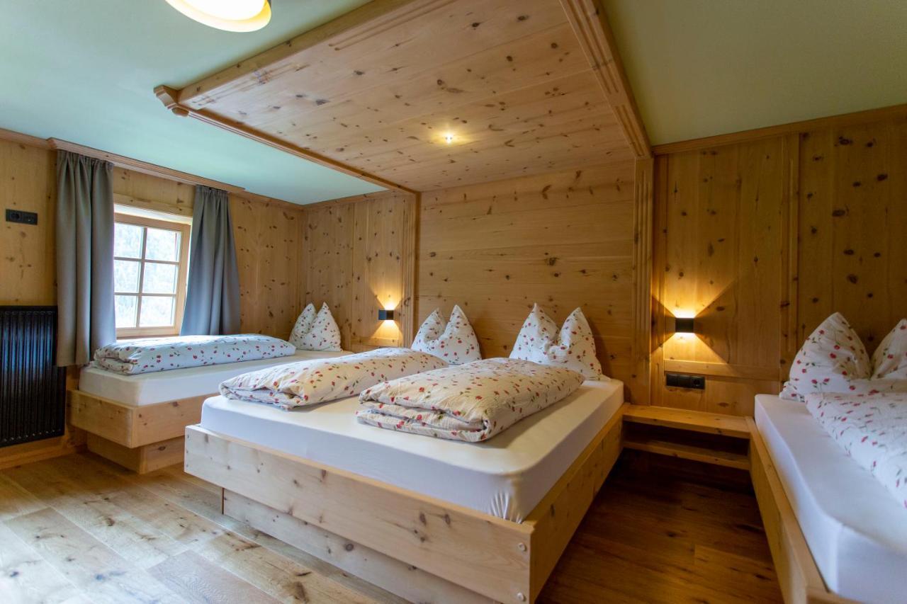 Quadruple Room with Mountain View,1054114570:JPEG