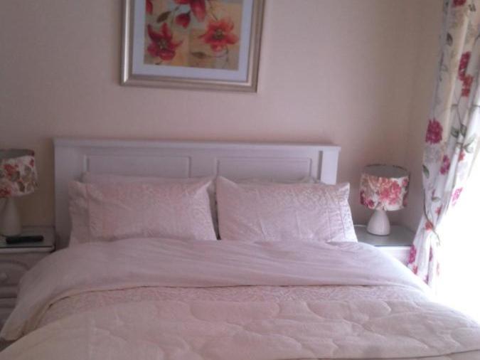 Single Room with Shared Bathroom