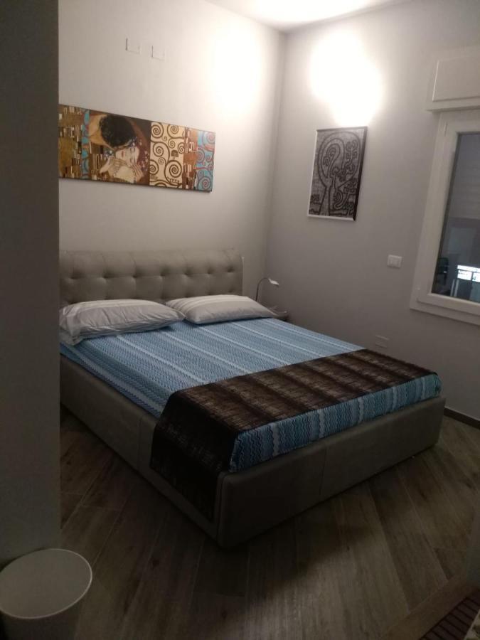 Two-Bedroom House,1062736507:JPEG