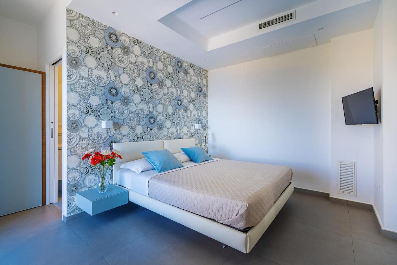 Deluxe Double Room with Balcony and Sea View,1064050345:JPEG