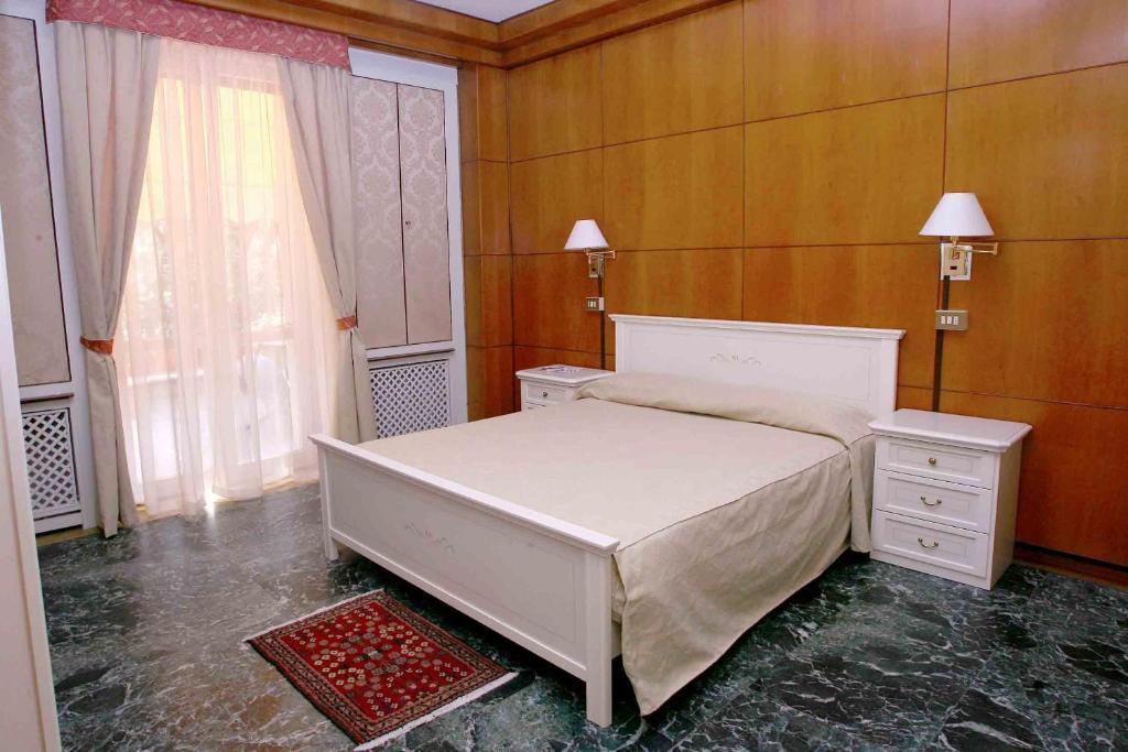 Classic Triple Room,691582419:JPEG