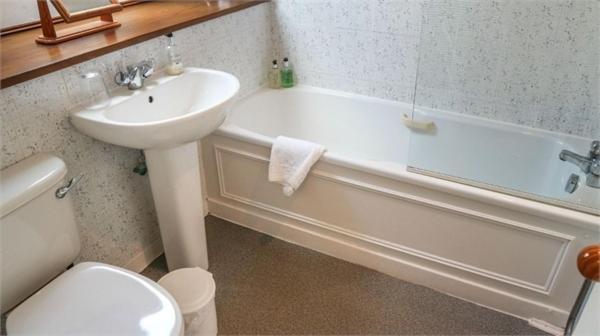 Deluxe Double Room with Shower