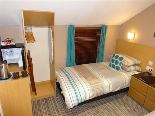Twin Room with Private Bathroom