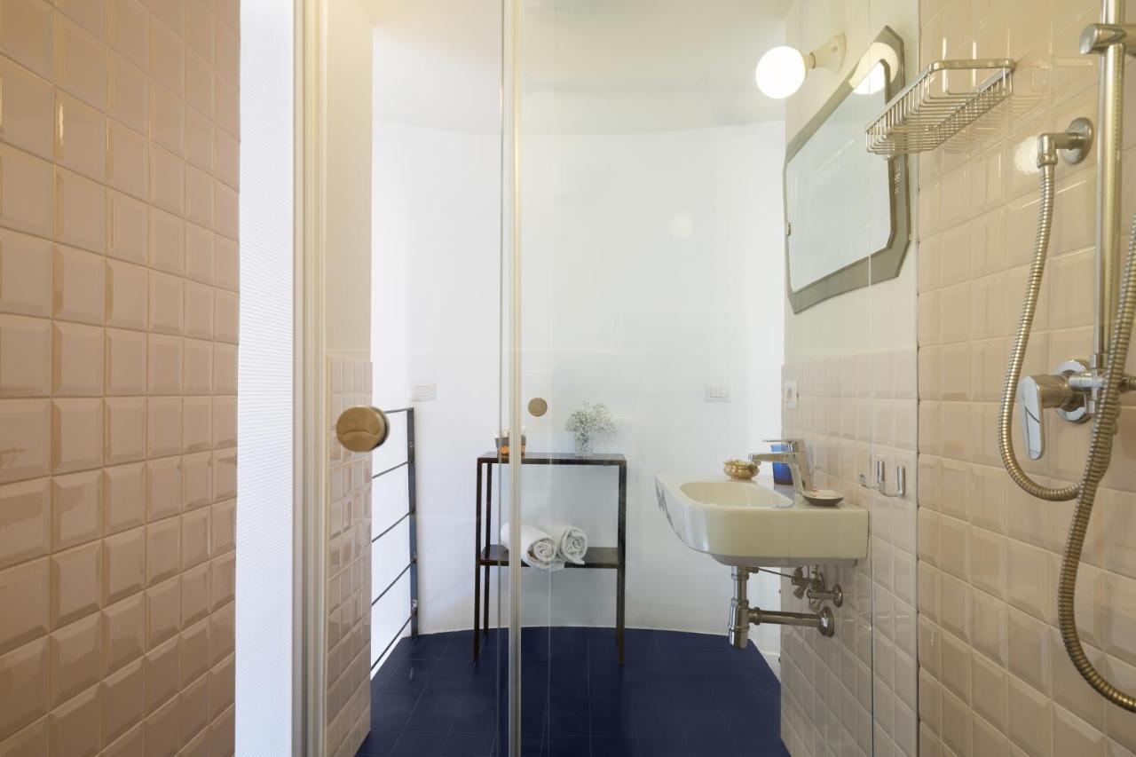 Double or Twin Room Split Level Sea View