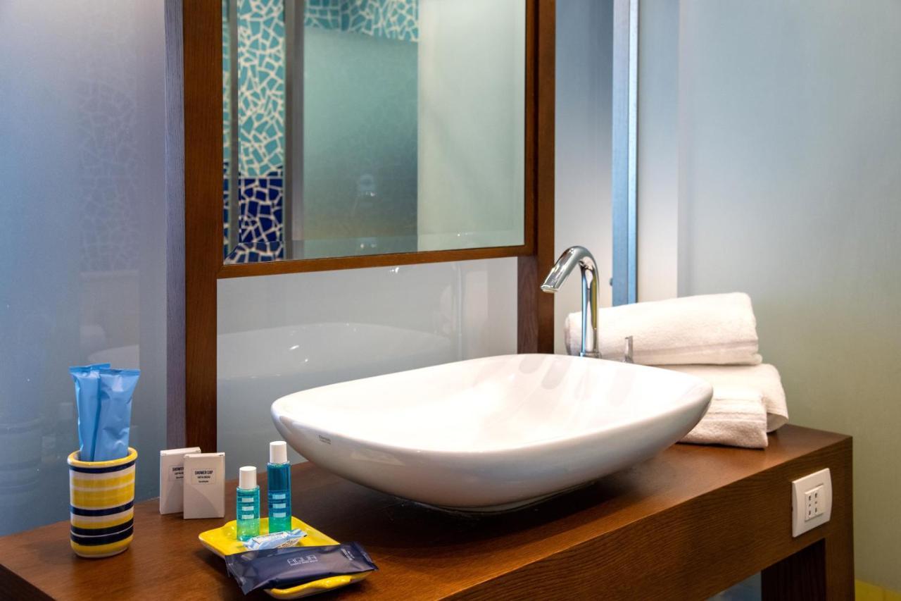 Double or Twin Room Private Bathroom