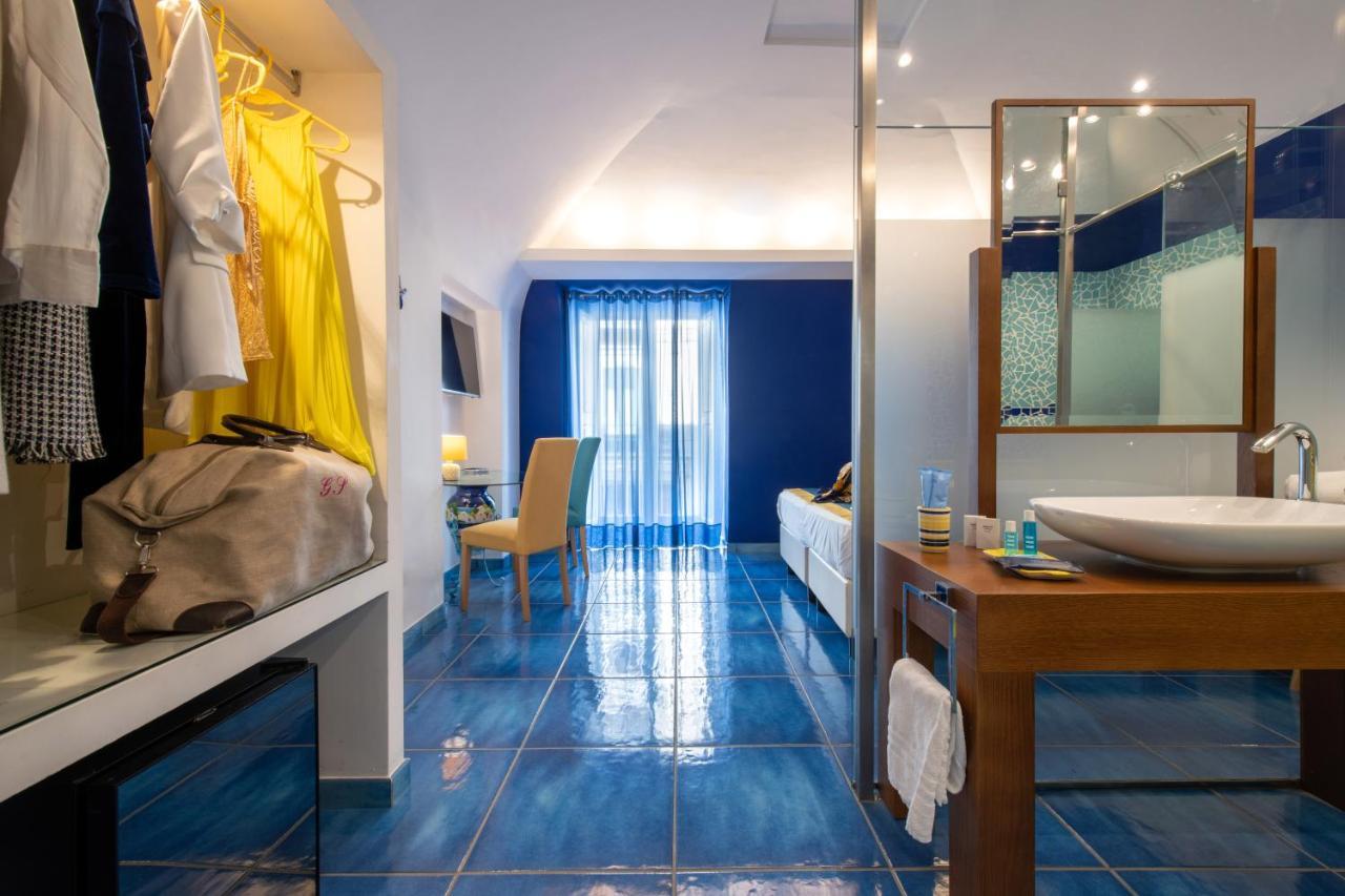 Double or Twin Room Private Bathroom