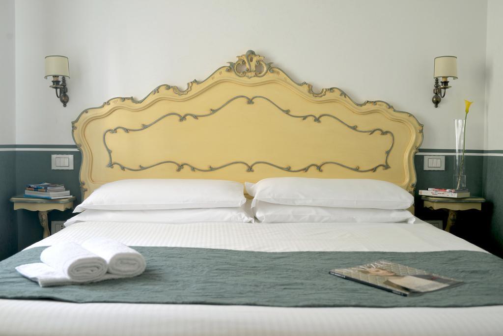 Double or Twin Room Canal View