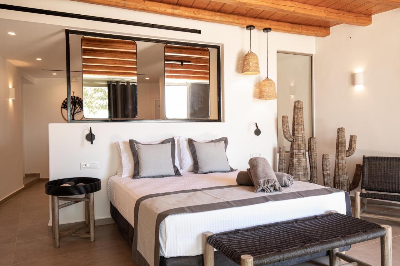 Senior Suite with Glass Plunge Pool (Mersini),1103466348:JPEG