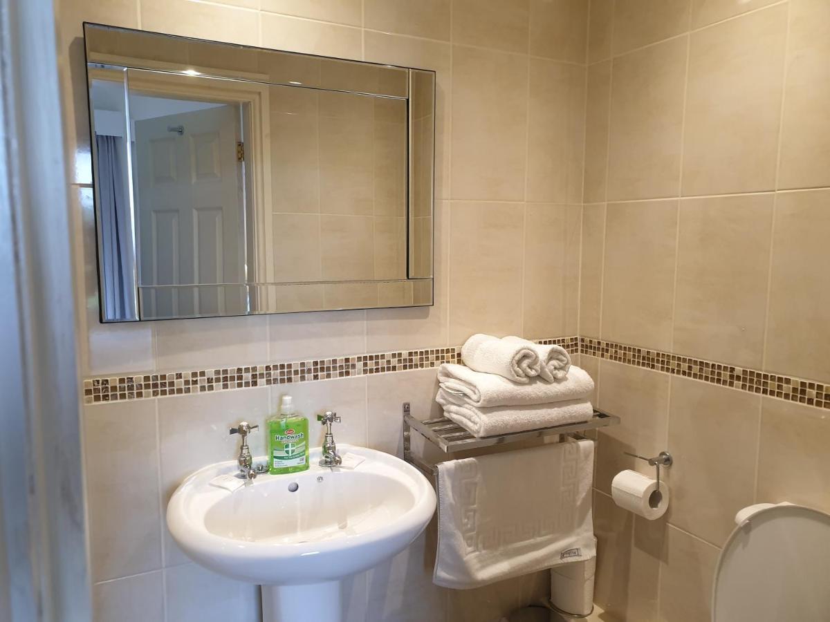 Twin Room Shower,1107338019:JPEG
