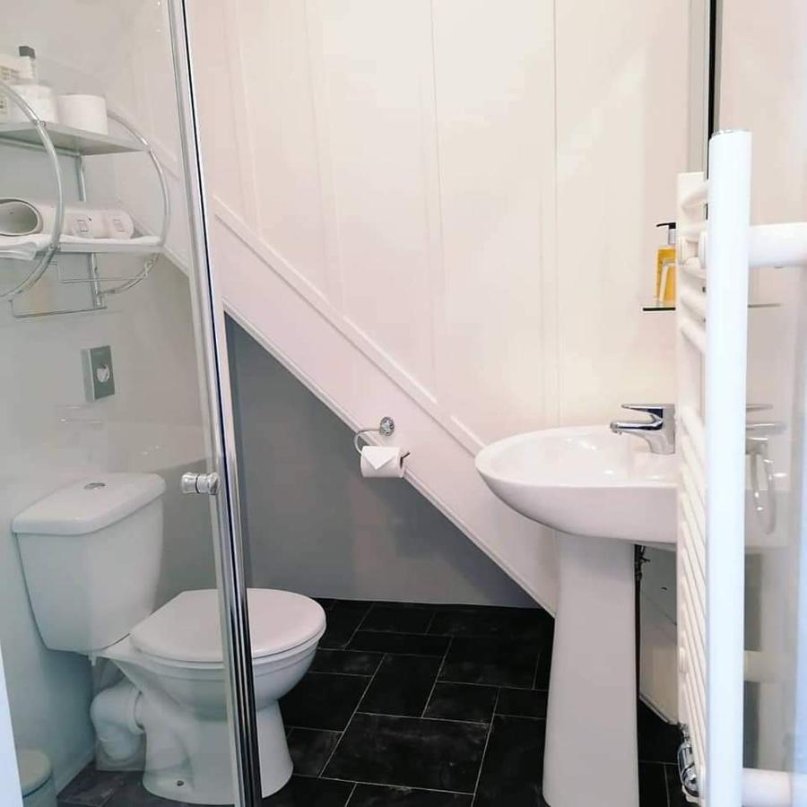 Standard King Room,1657165650:JPEG