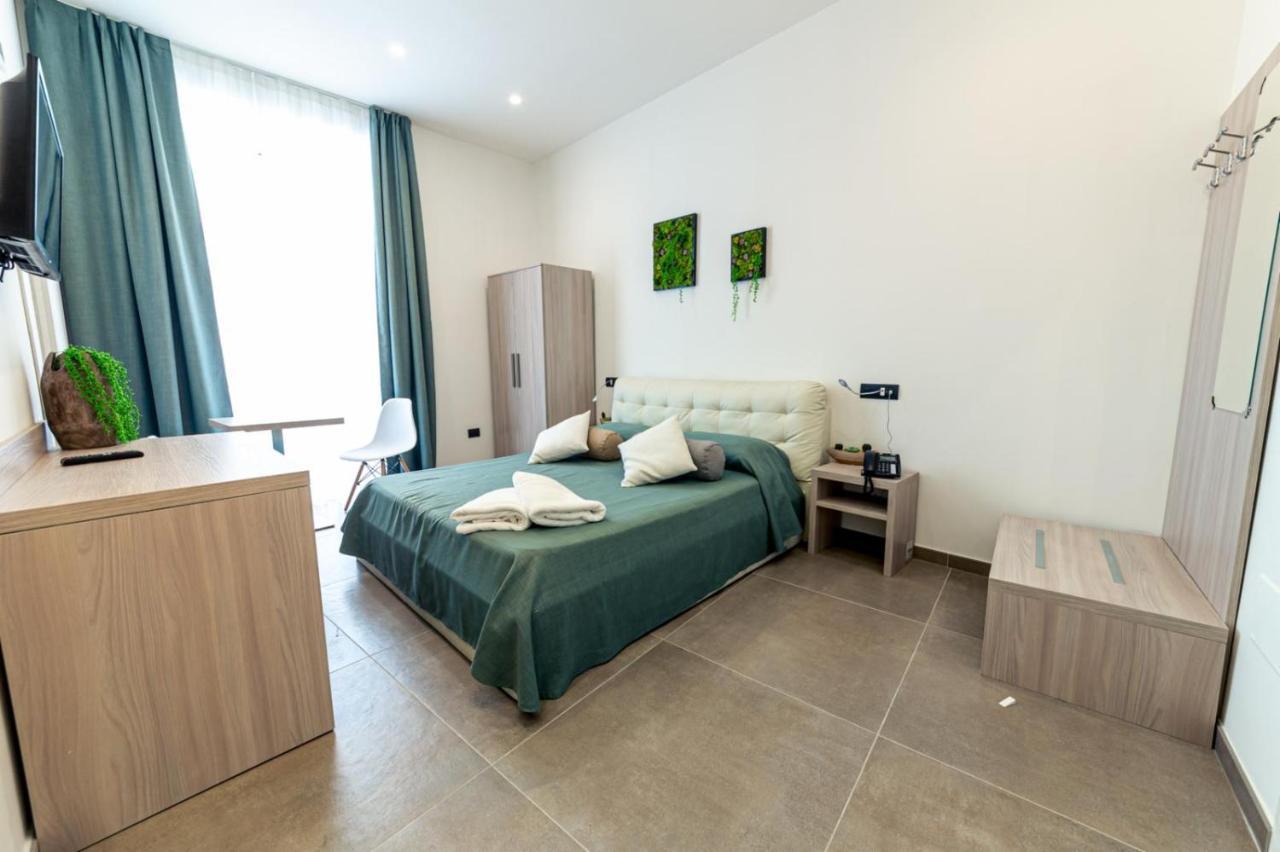 Queen Room with Spa Bath,1109997060:JPEG