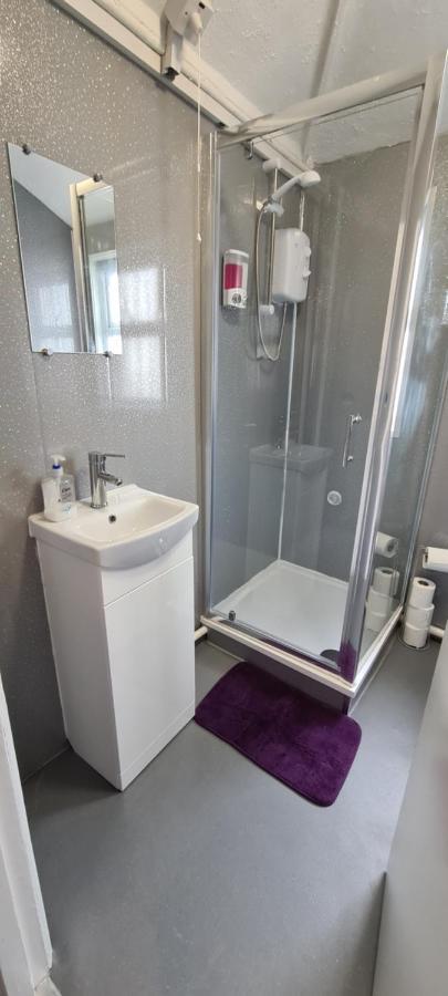 Single Room with Private External Bathroom