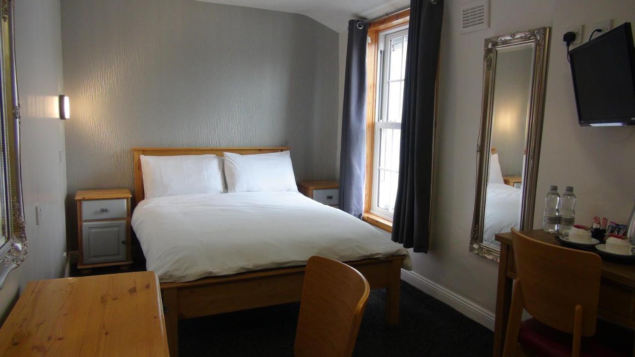 Double Room Private shower Toilet Quiet First floor stair access