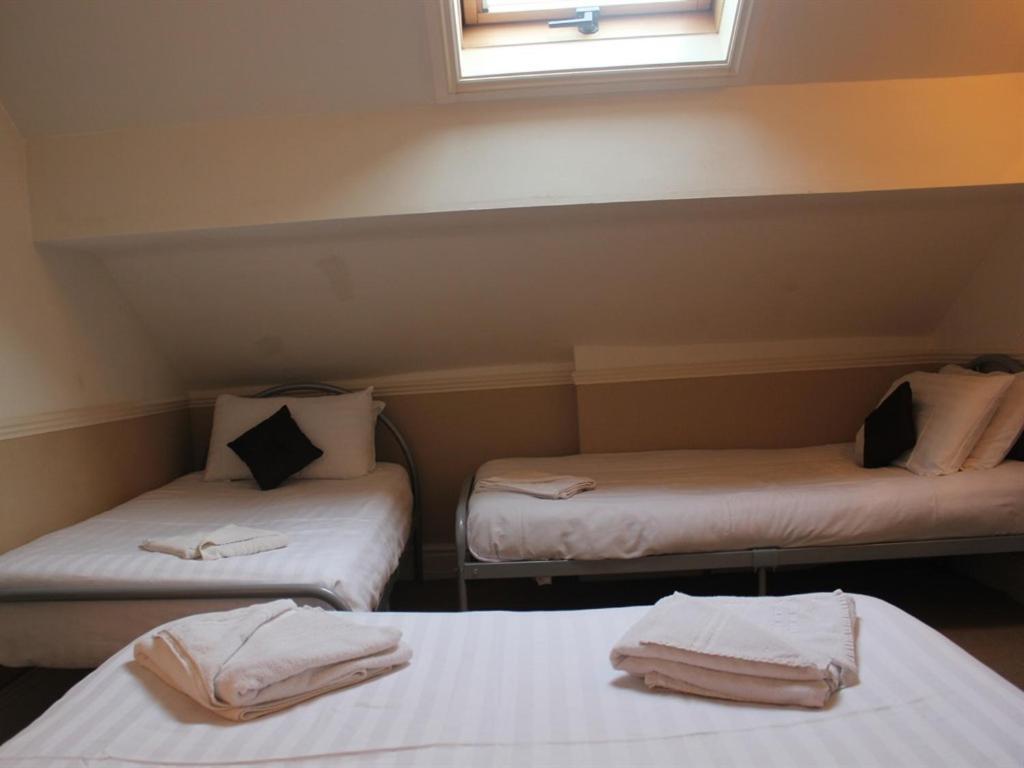 Quadruple Room with Private Bathroom