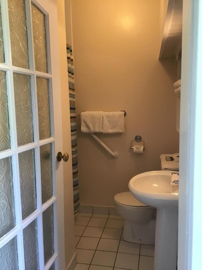 Standard Twin Room with Garden View