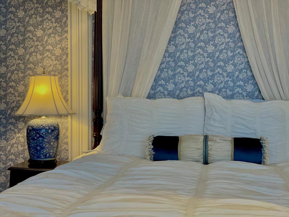 Deluxe Double Room with Shower