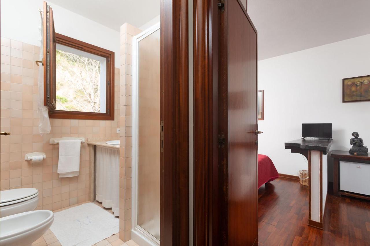 Triple Room Private External Bathroom
