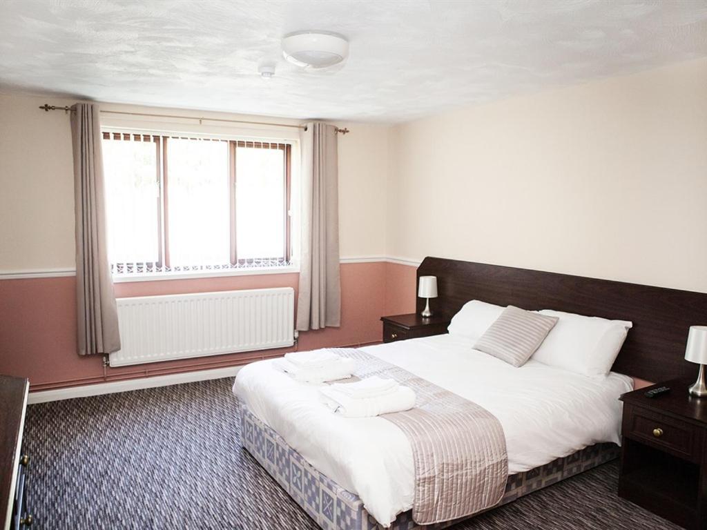 Double or Twin Room with Private Bathroom