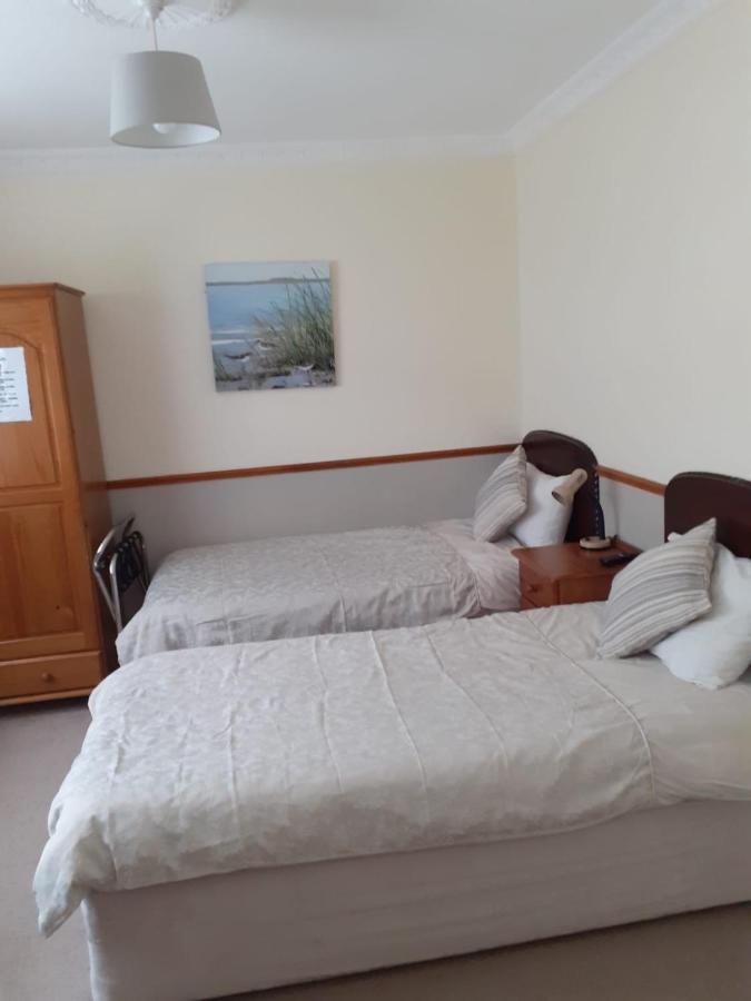 Twin Room,1676756647:JPEG