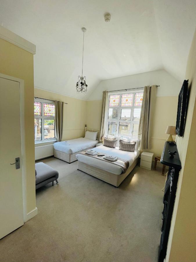 Family Room,1122997596:JPEG