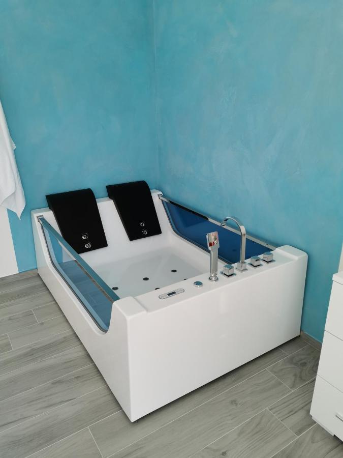 Queen Room Spa Bath