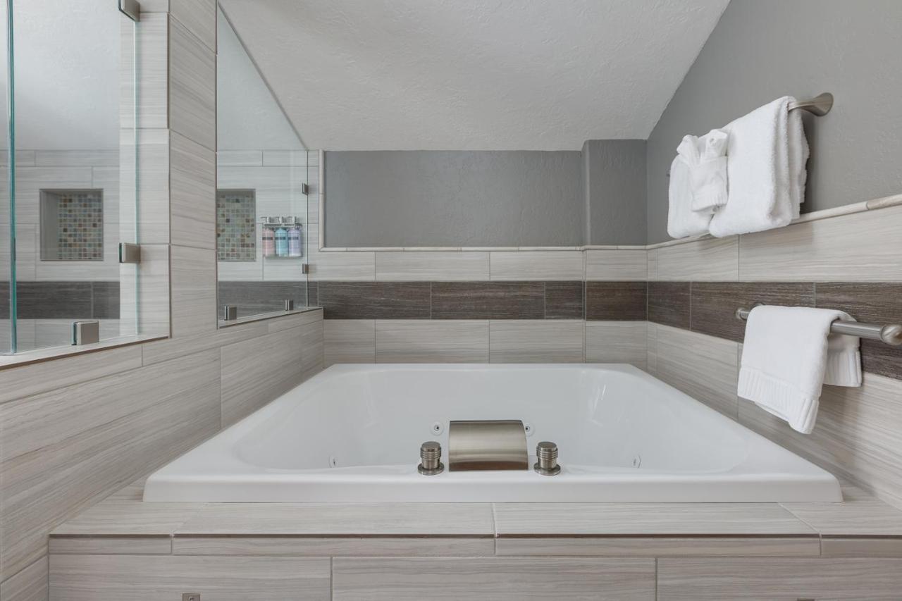 King Suite with Ocean View